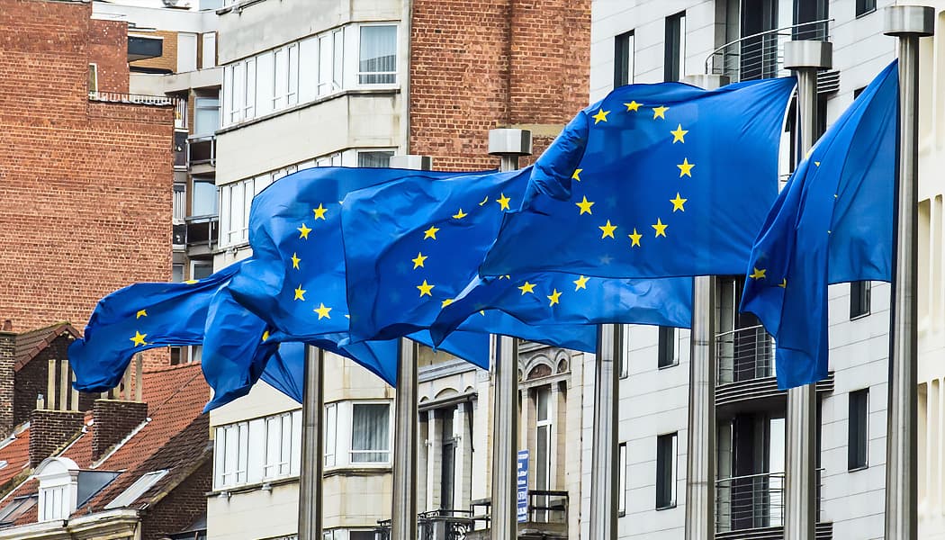 Sur 150 allégations vertes (emballages, publicités) examinées par Bruxelles en 2020, 53% contenaient «des informations ambiguës, trompeuses ou infondées»: textile, cosmétiques, électroménager... aucun secteur n'était épargné. 