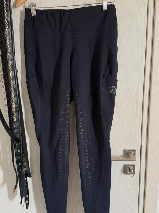 Black Women's Leggings with Logo and Pocket