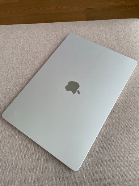 Apple MacBook Laptop