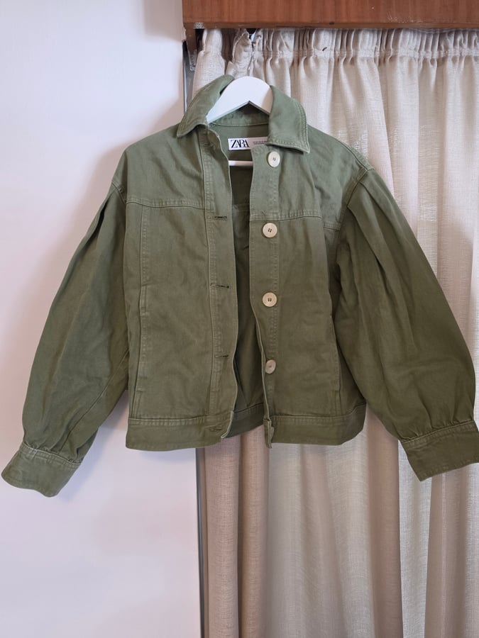 Zara balloon sleeves denim jacket in mint green colour, oversize, XS size