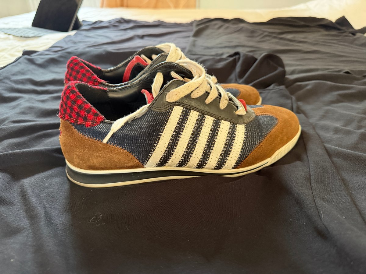 DSQUARED2 used sneakers 43 size