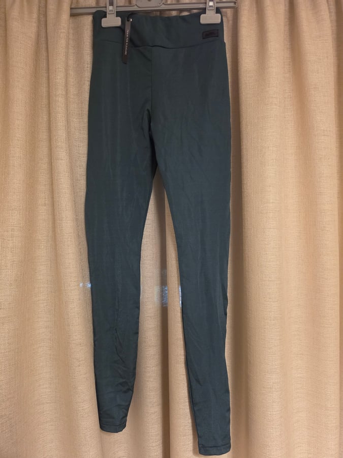 Body talk women leggings emerald green, Small size, with tags