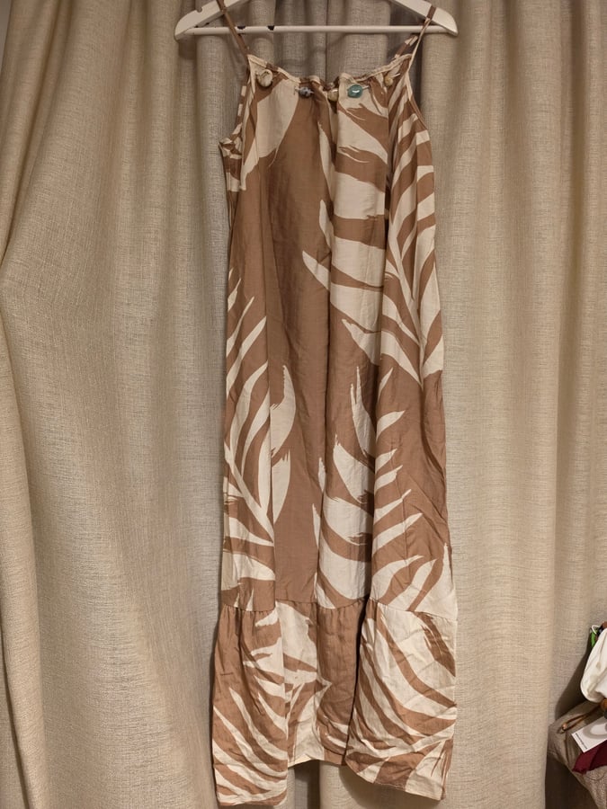 Brown & White Leaf Pattern long dress, TU size