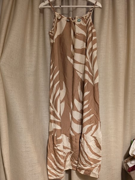 Brown & White Leaf Pattern long dress, TU size
