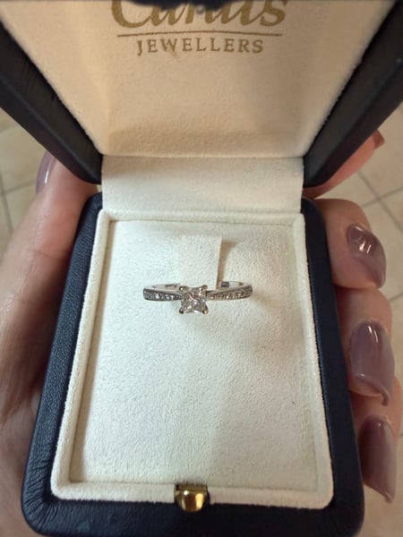 Diamond solitaire ring