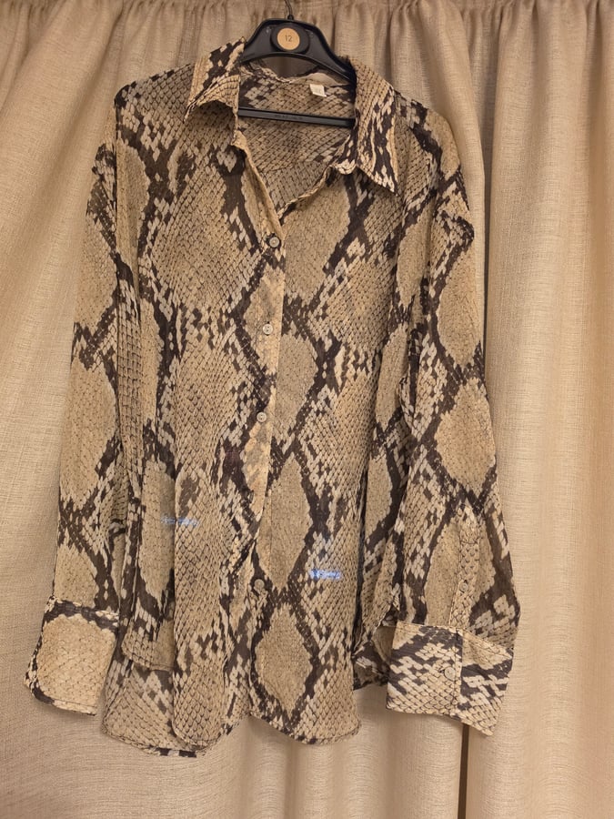 H&M Snakeskin patterned shee blouse Shirt,size Medium,