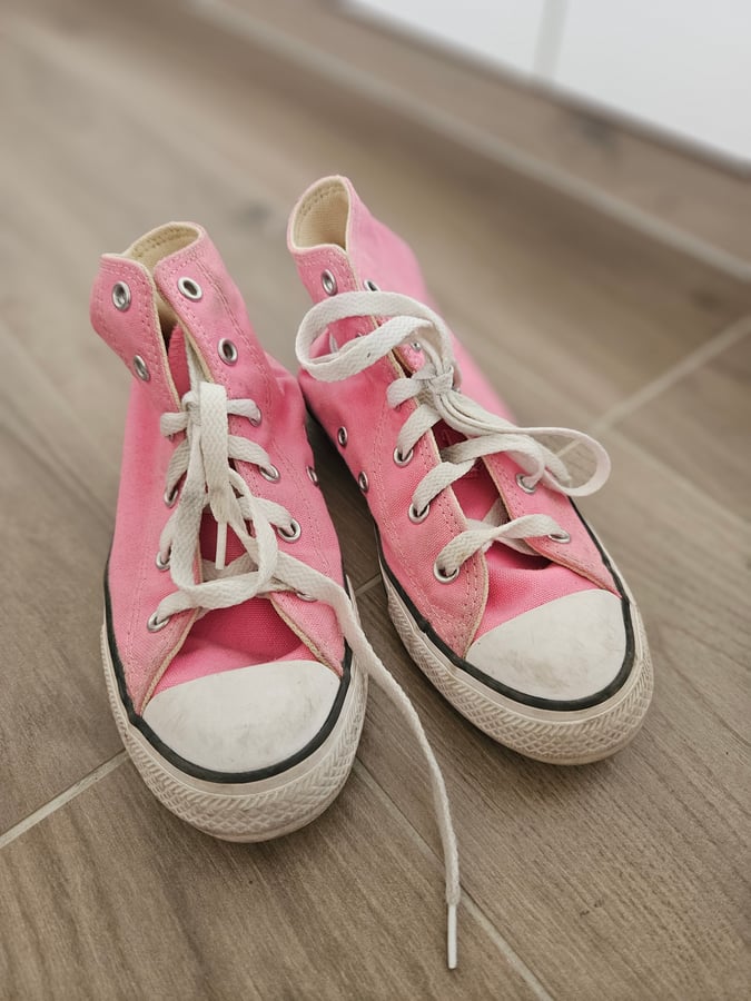 Pink Converse Chuck Taylor All Star High-Tops – Size 33