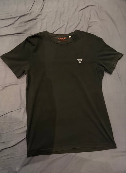 Guess Black T-Shirt