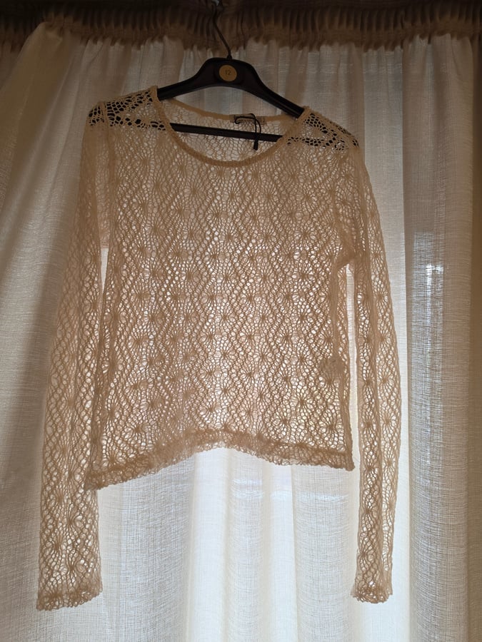 Stradivarius Longsleeve Crochet Top, beige color, Small size, no tags but unworn