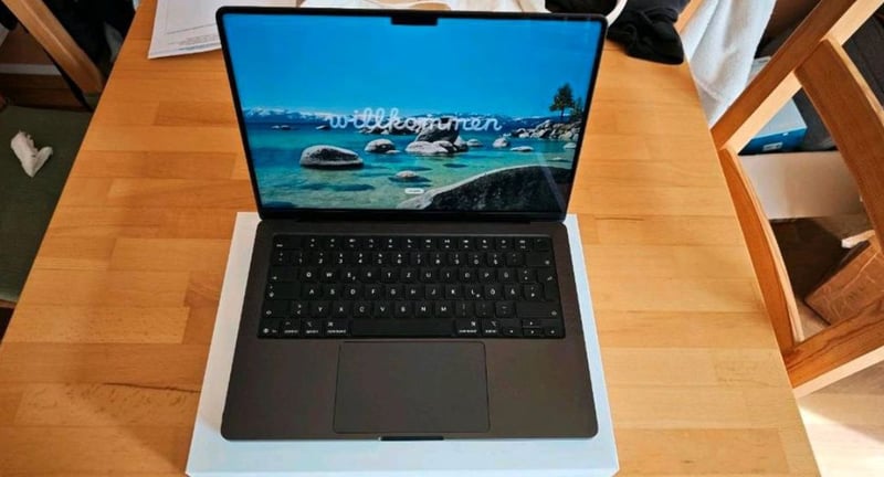 MacBook Pro M5
