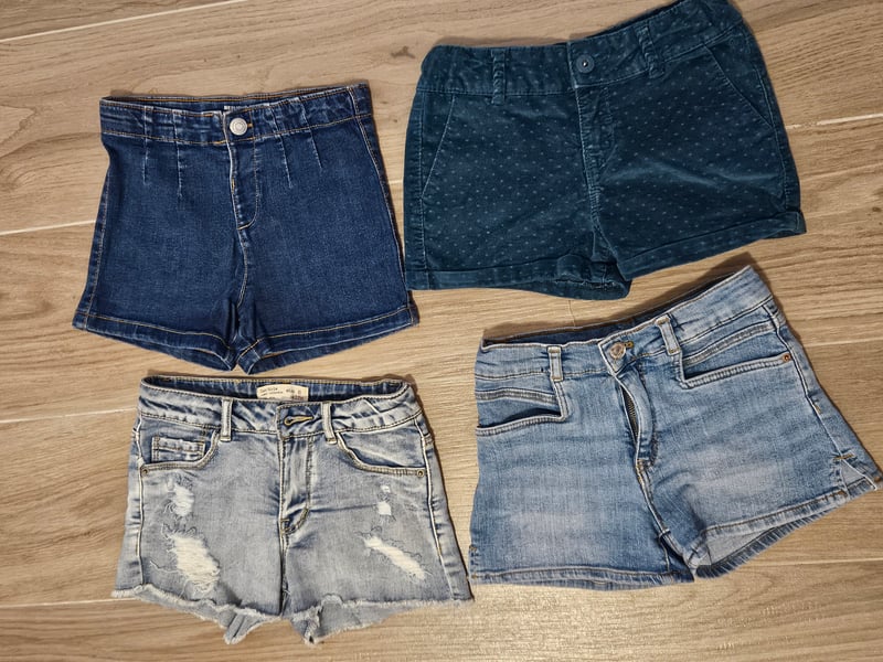 4 pair of denim shorts (7-8 years old / 128 cm)