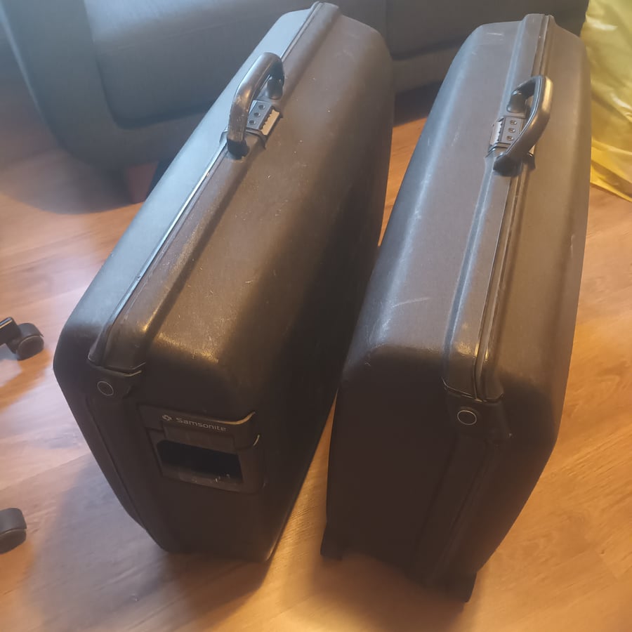 2 x Samsonite hard shell suitcases