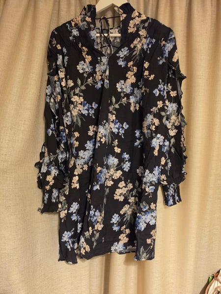 H&M ruffle sleeve A-Line blue floral dress, size XS, no tags