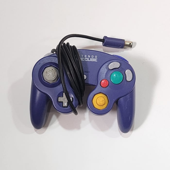 Siin - سين Offiicial nintendo gamecube purble controller