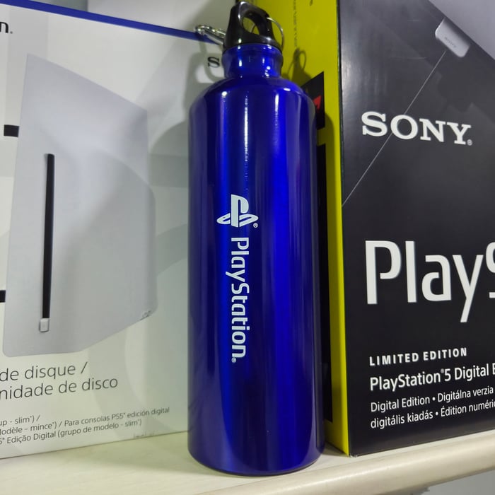 Siin - سين Playstation water bottle