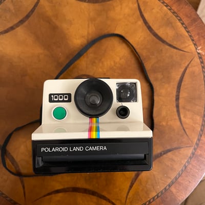 Siin - سين Polaroid Land Camera 1000