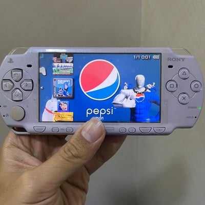 Siin - سين PSP 2000 with 16gb memory full of games