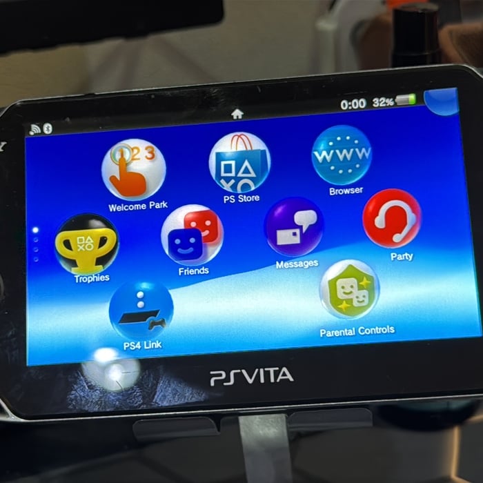 Siin - سين Sony PSVITA oled 64gb 20+ games, ps store, themes 