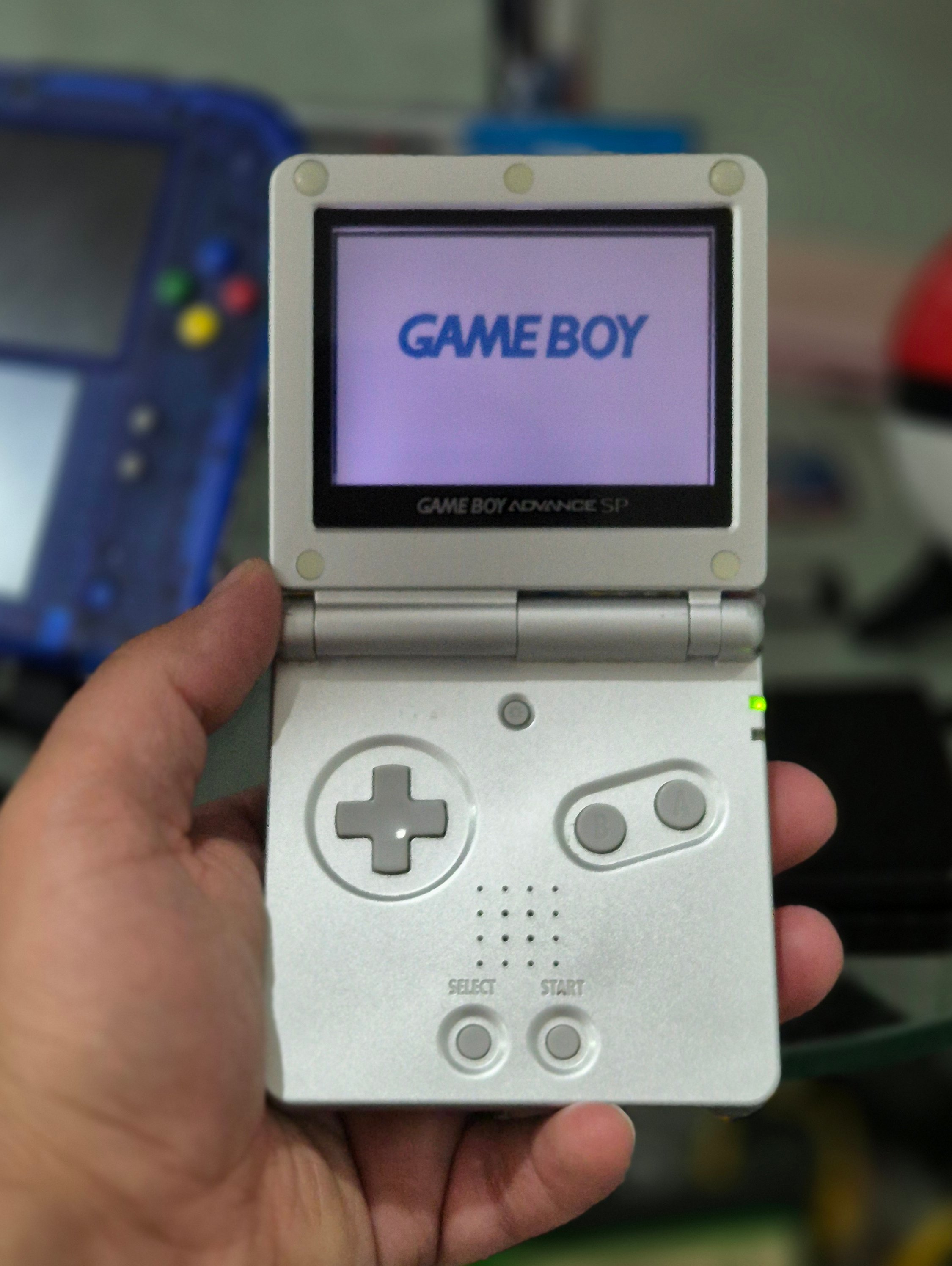 Siin - سين Gameboy advance sp ags 001