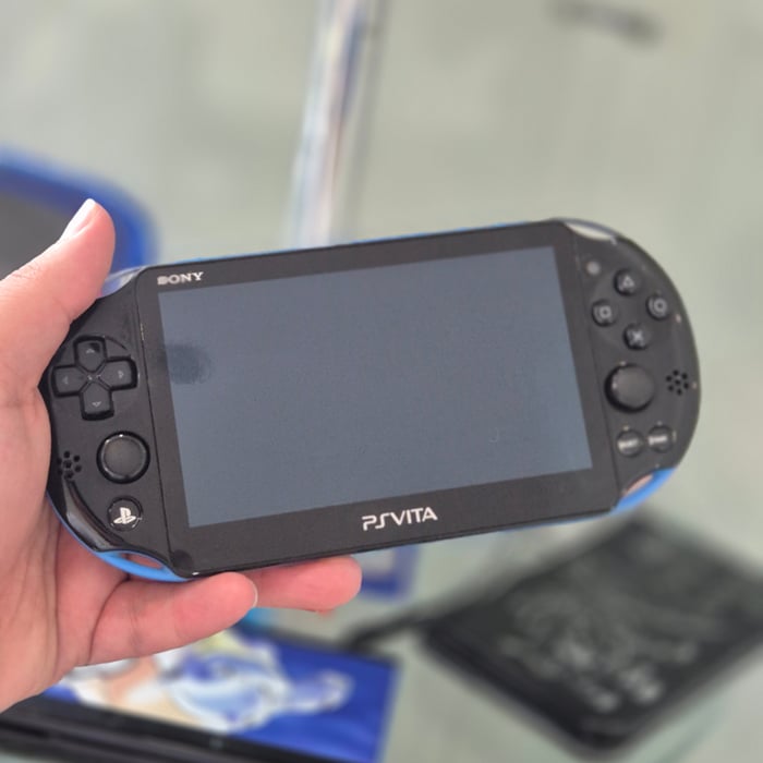 Siin - سين Ps vita 2000 slim