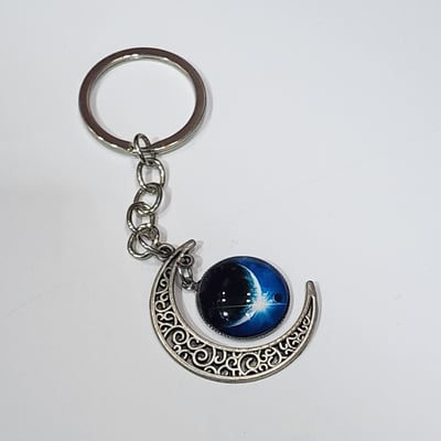 Siin - سين Vintage moon keychain