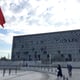 Der türkische Staatspräsident Recep Tayyip Erdogan lässt mit dem Atatürk-Kulturzentrum in Istanbul ein Symbol der Gezi-Proteste abreißen und durch einen ähnlichen Neubau ersetzen.