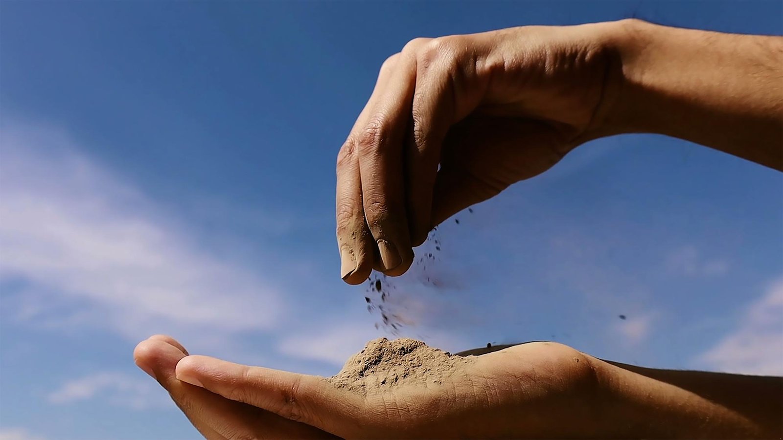 Fleeting experiences in stillness