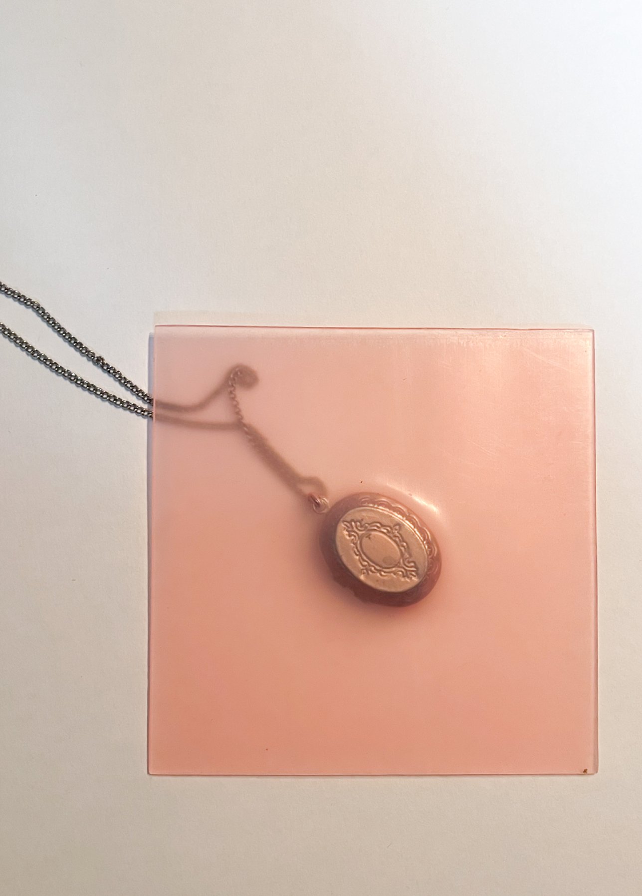 A Sentimental Archive : On jewellery, memory and ritual