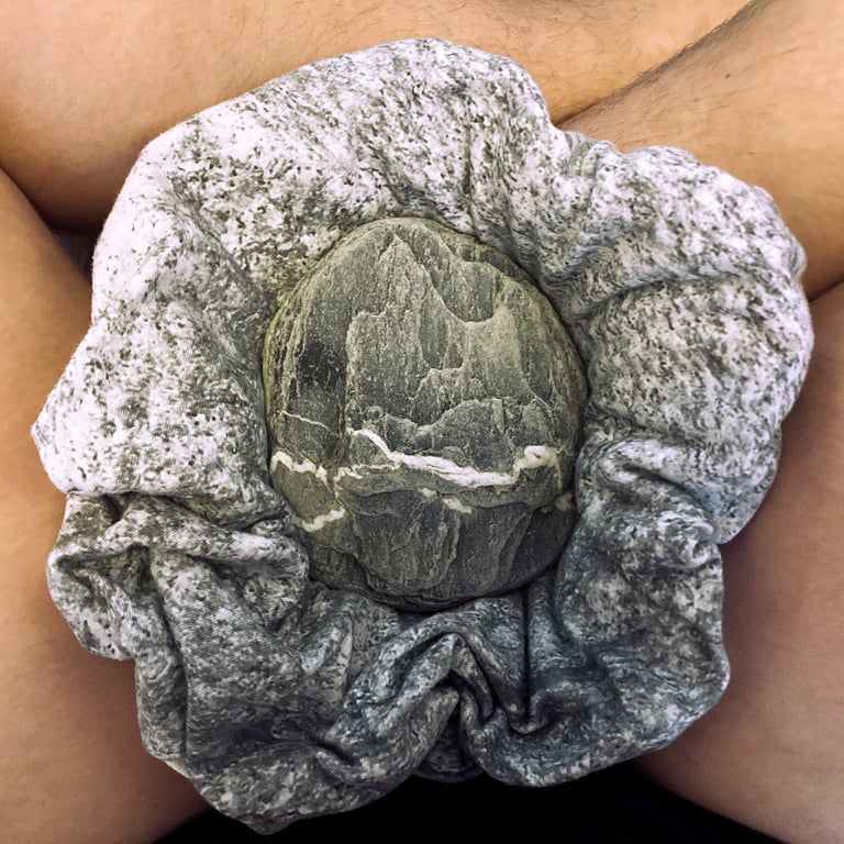 Stone witnessing – resonances in the swirls