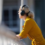 Bose 700 Noise Cancelling Wireless Headphones - Image 5