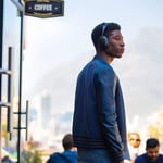 Bose 700 Noise Cancelling Wireless Headphones - Image 6