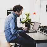 Bose 700 Noise Cancelling Wireless Headphones - Image 7