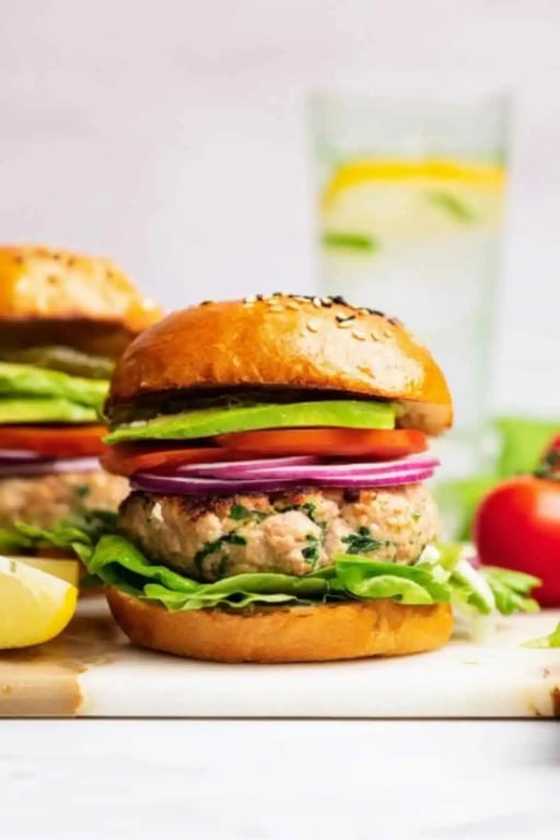 Spinach and Feta Turkey Burgers – Juicy High-Protein Meal