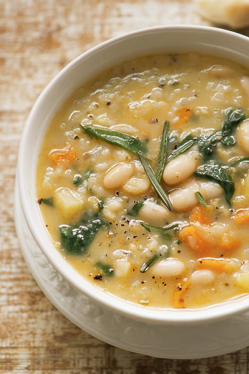 White Bean Soup: 350 Calories a Serving