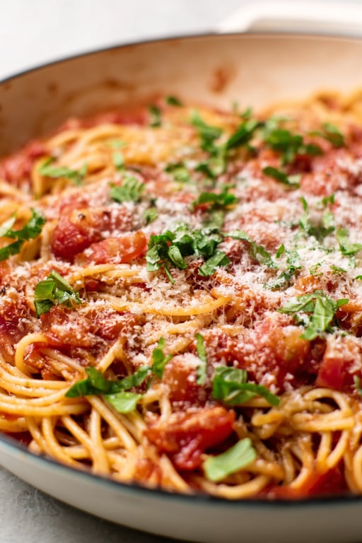 Tomato Basil Pasta (Easy, Serves 4)