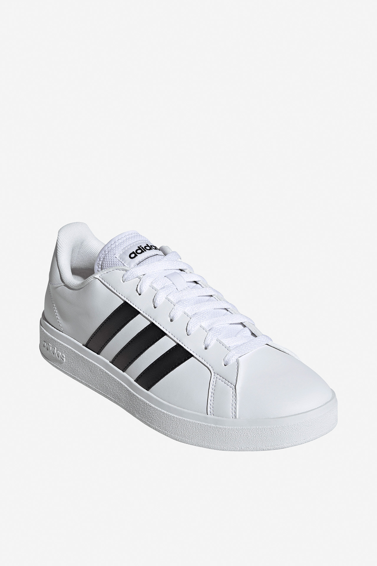 Sneakersy