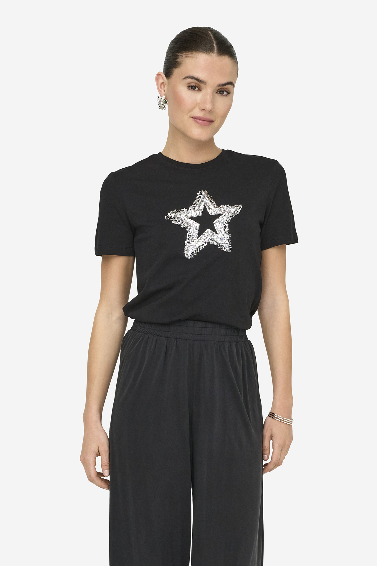 T-shirt ONLY 15357554-BLACK-W-SEQUINS-STAR Czarny