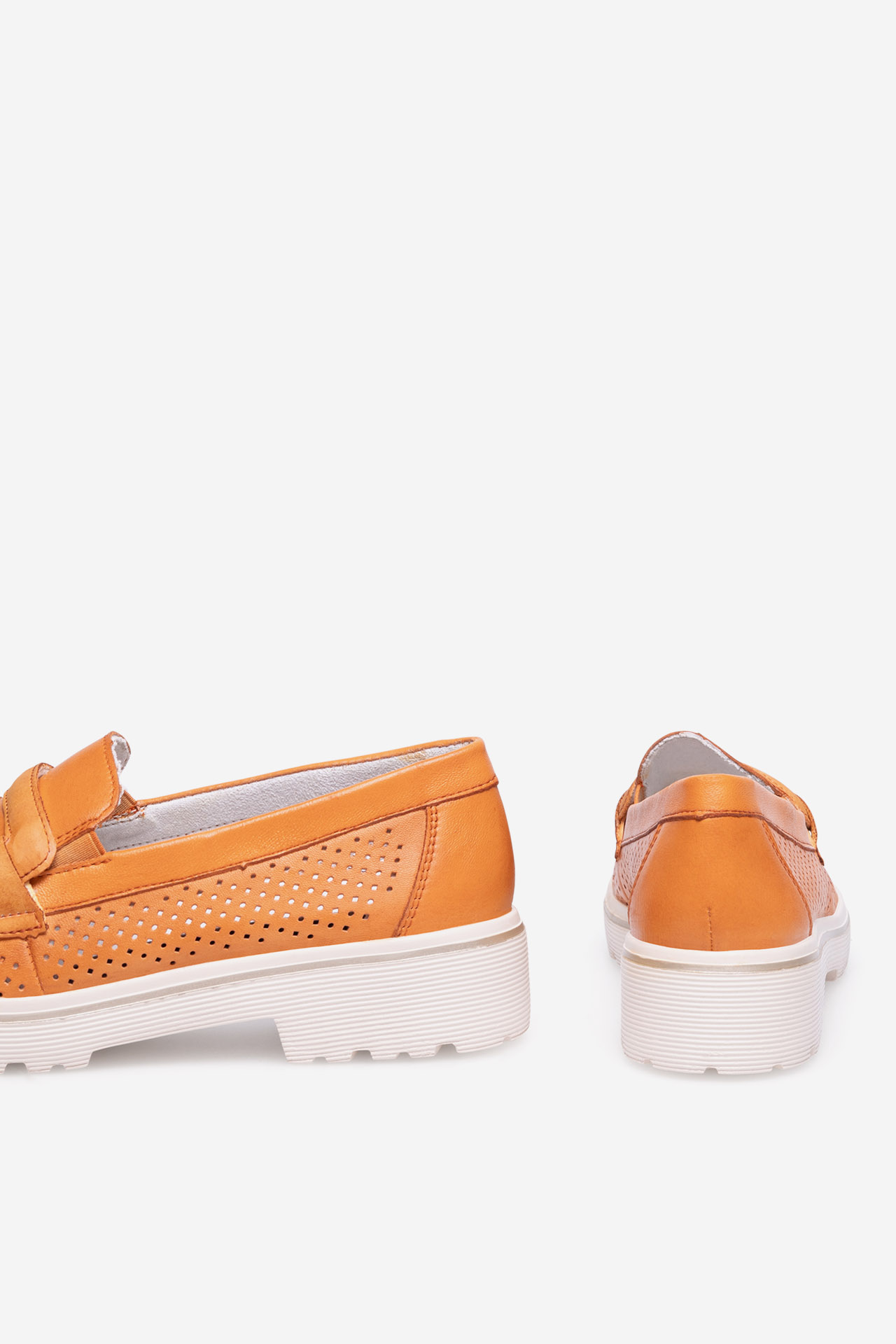 Pantofi închiși PORTOCALIU