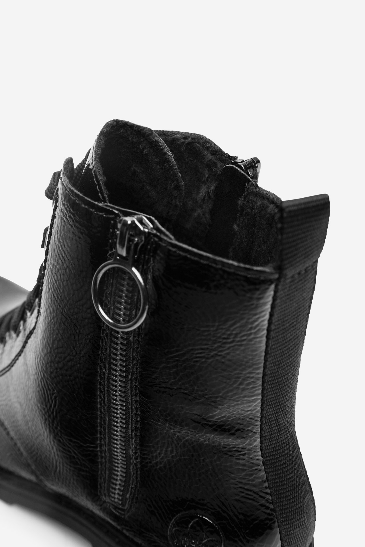 Kotníková obuv ČERNÁ