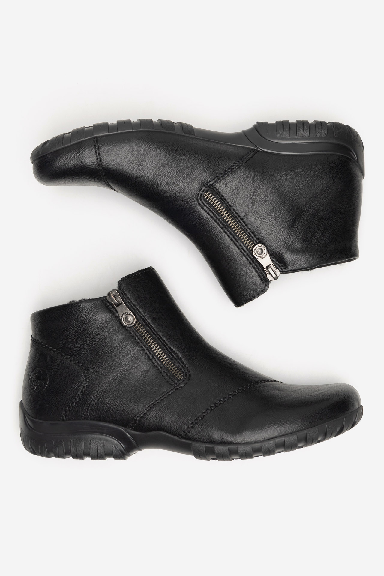 Škornji Črna
