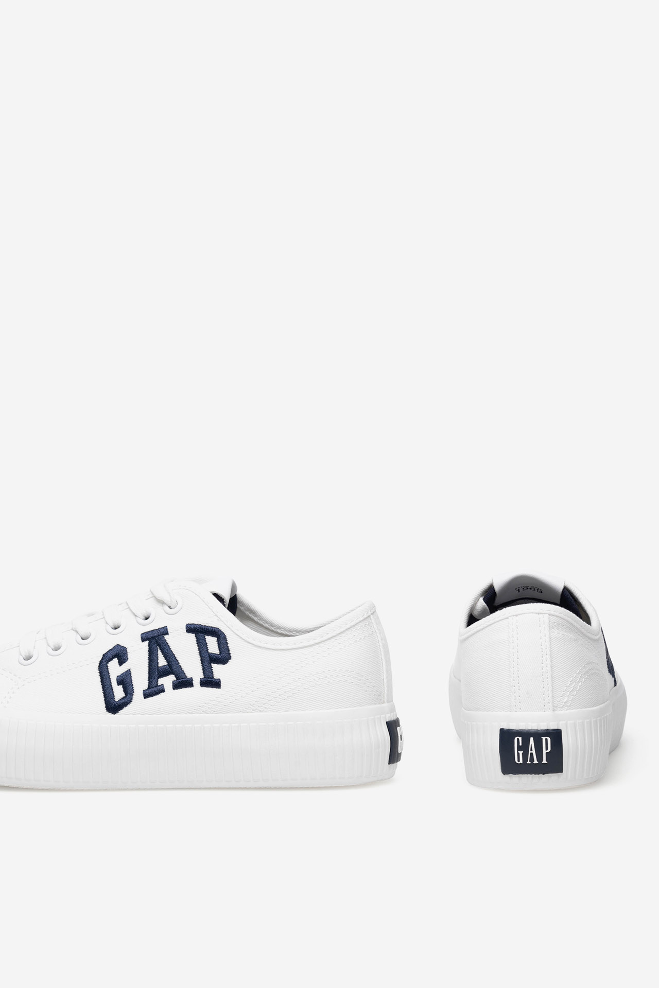 Platnene superge Bela