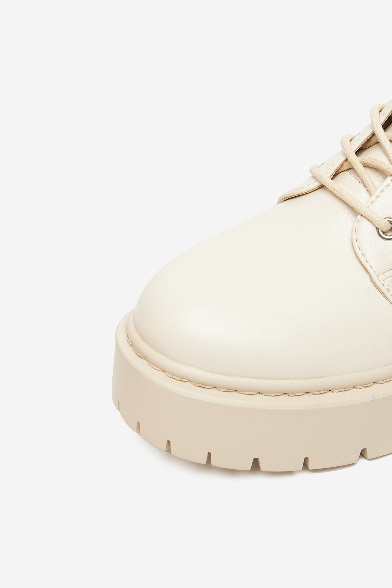 Gležnjarji z vezalkami Krem