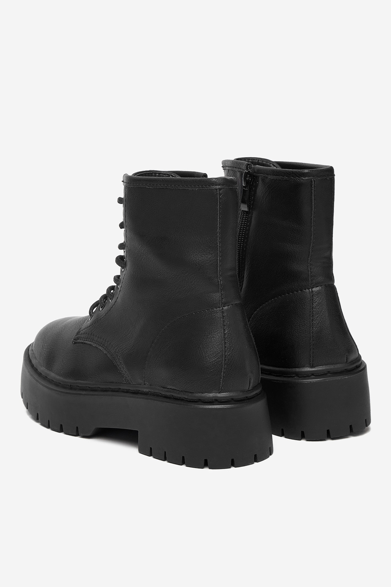 Gležnjarji z vezalkami Črna