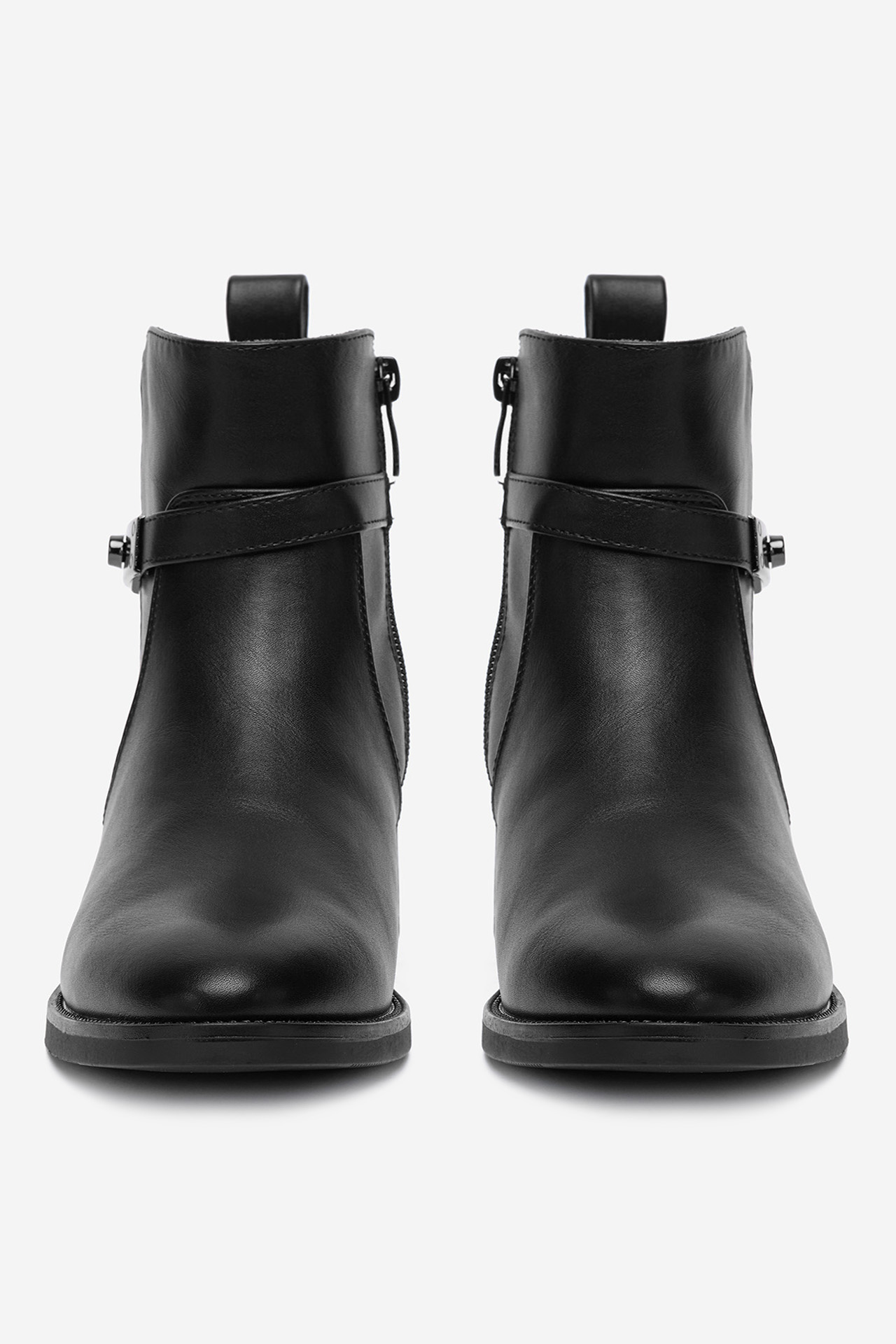 Kotníková obuv ČERNÁ