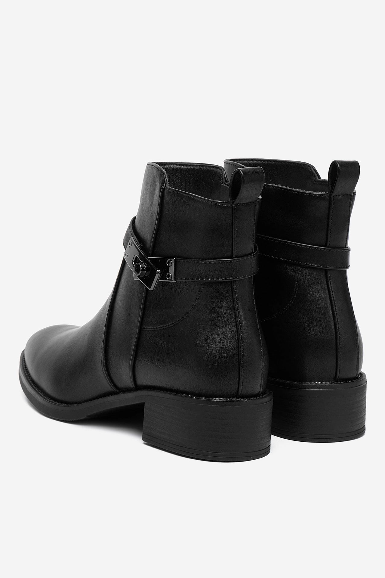 Kotníková obuv ČERNÁ