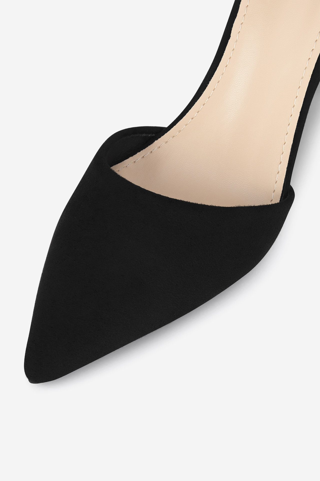 Čevlji z visoko peto Črna