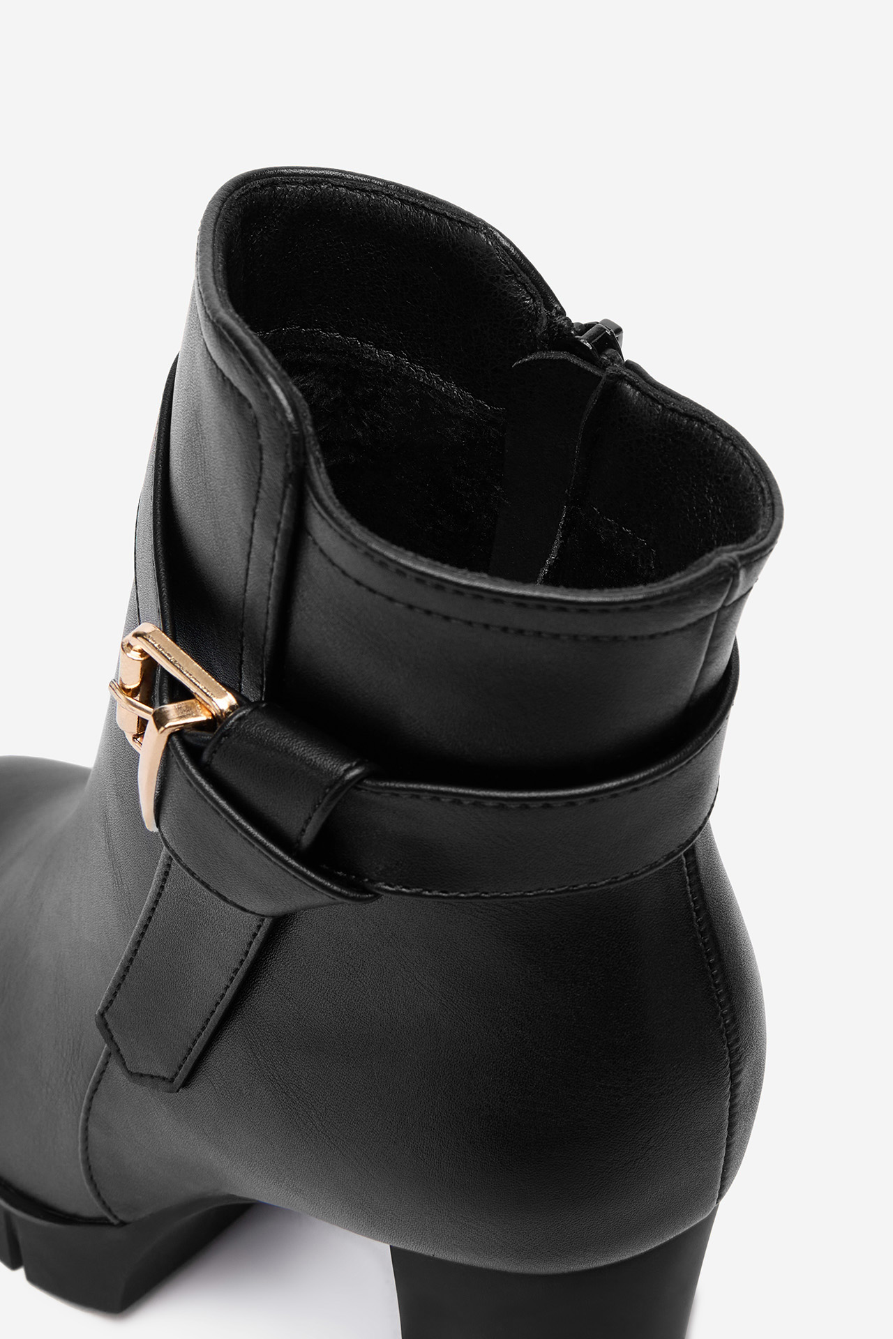 Kotníková obuv ČERNÁ