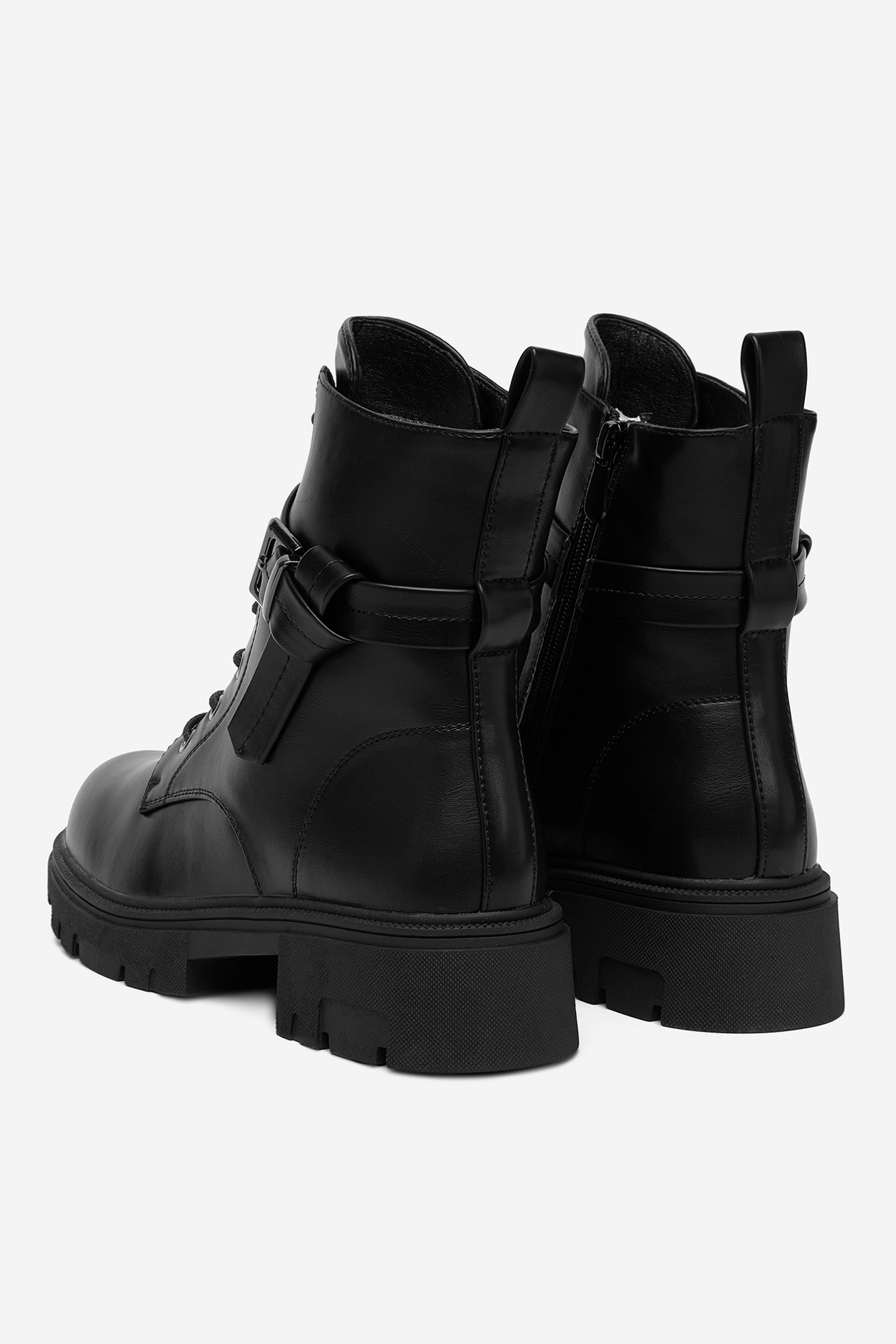 Gležnjarji z vezalkami Črna