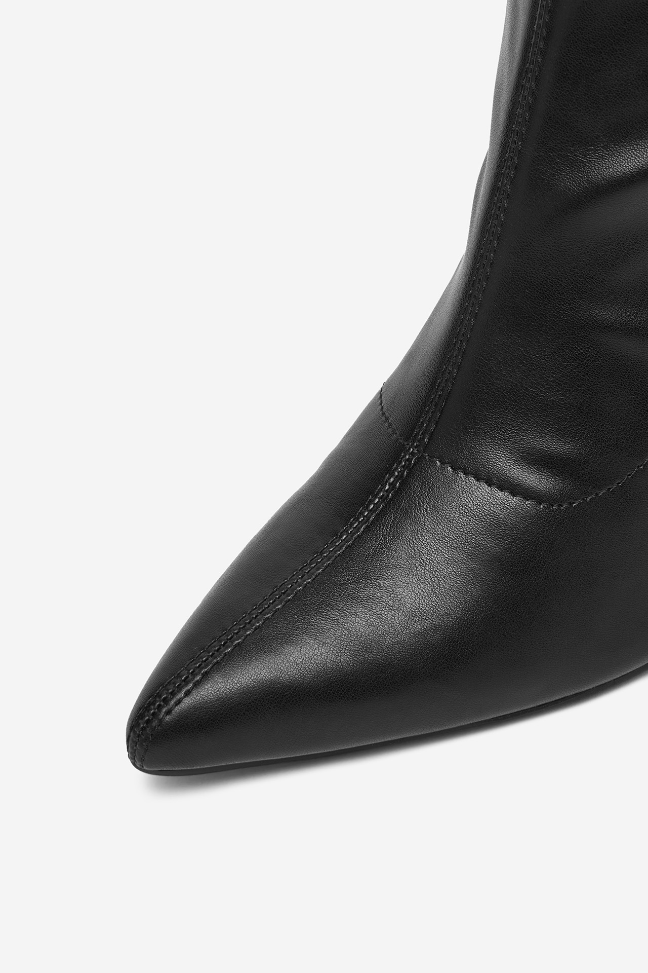 Kotníková obuv ČERNÁ