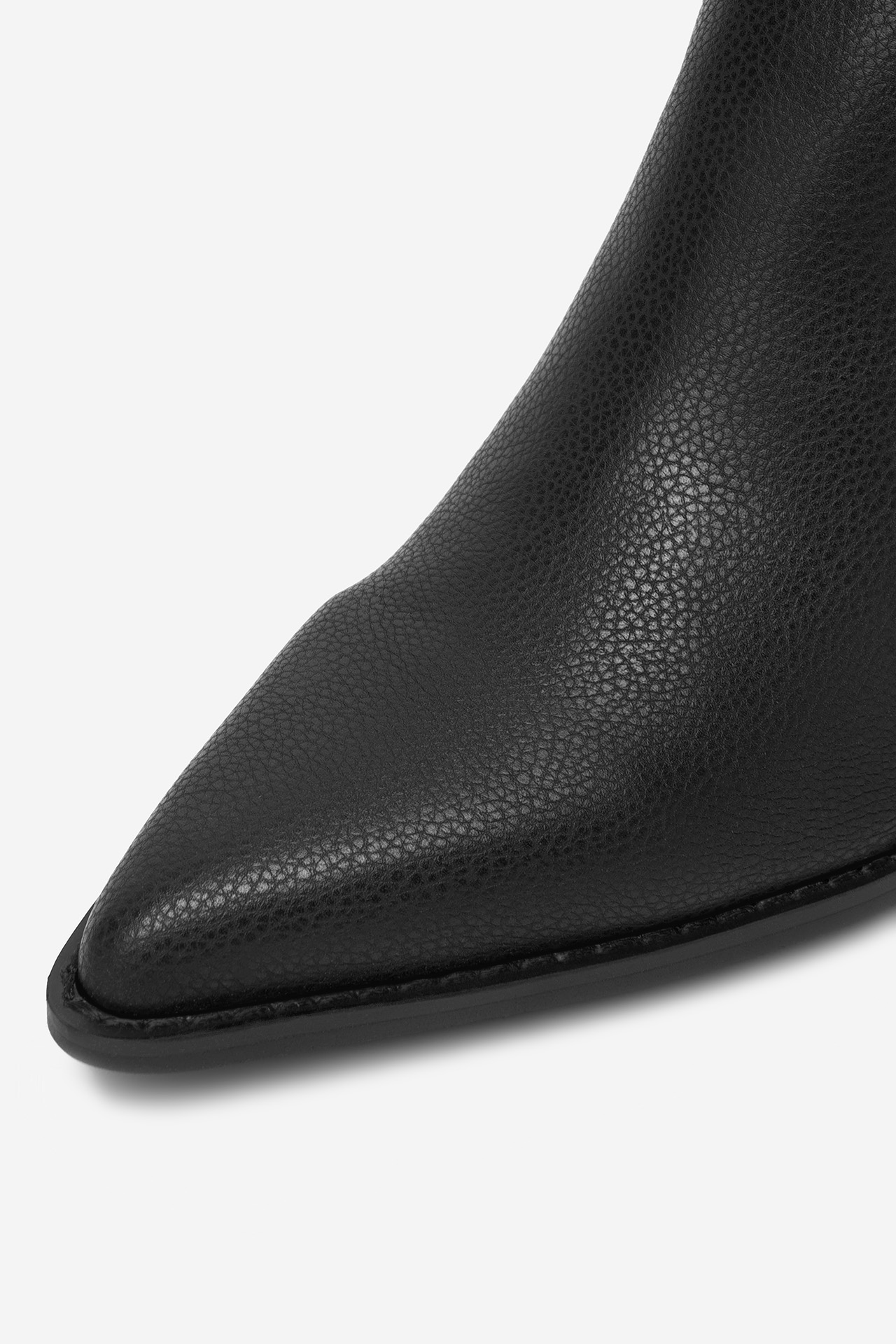 Kotníková obuv ČERNÁ